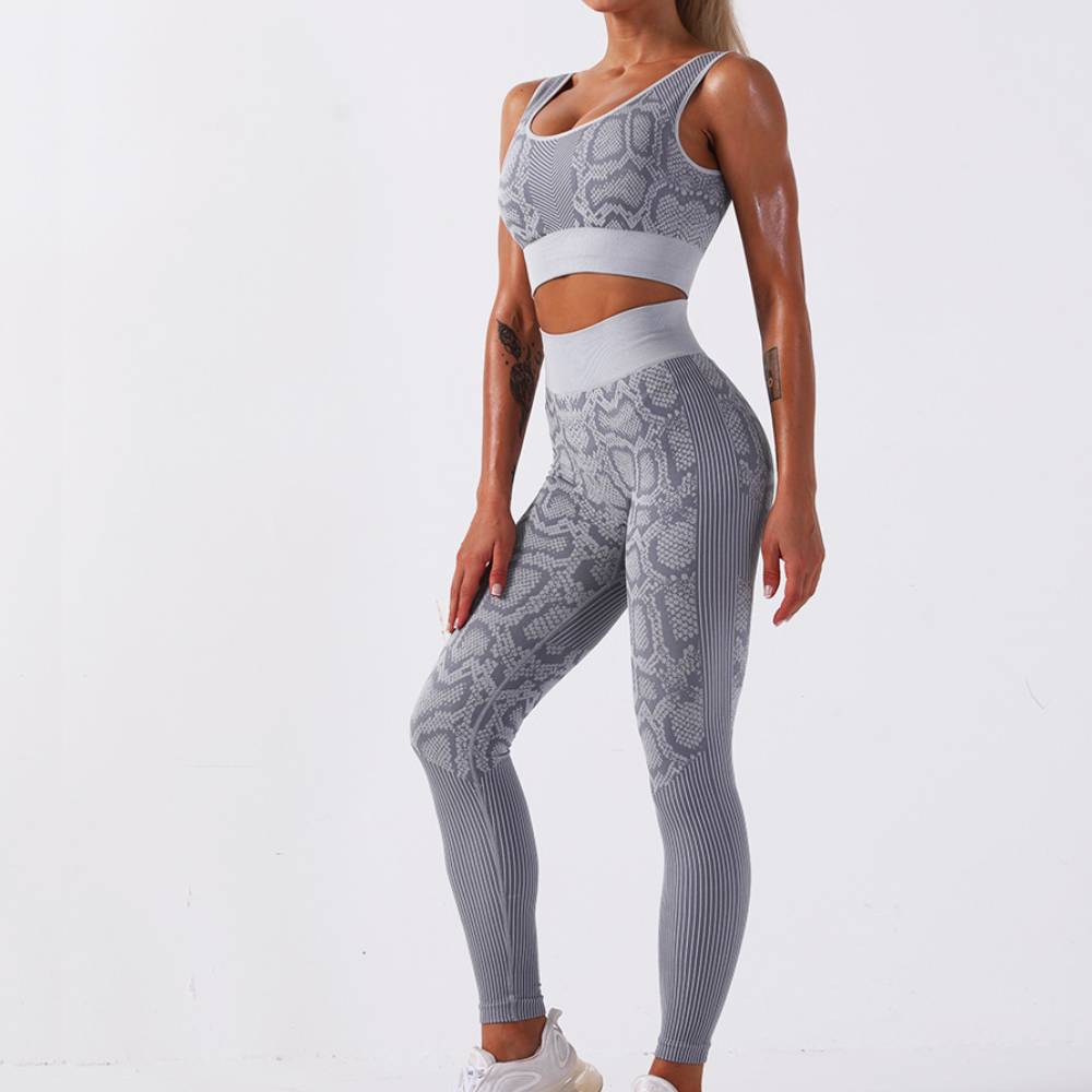 Seamless Snake Print Fitness Set for Yoga and Sports